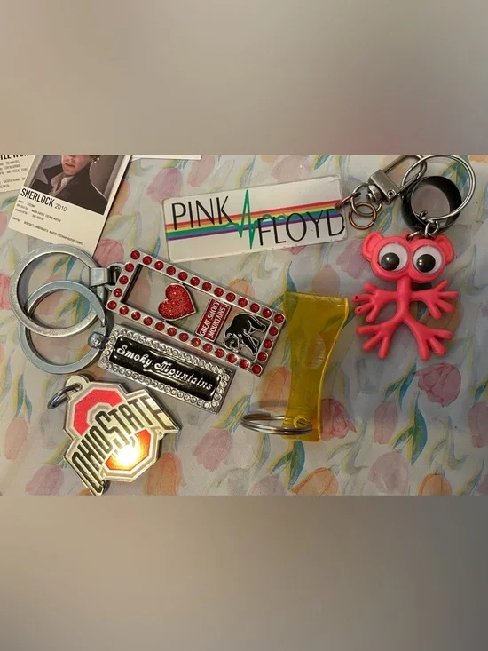 Random Lot - Picture 6 of 6